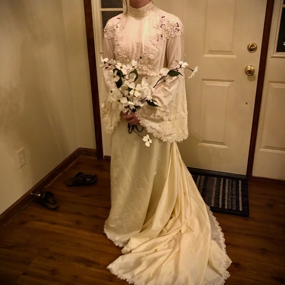 70’s Vintage Wedding Dress - Picture 1 of 6